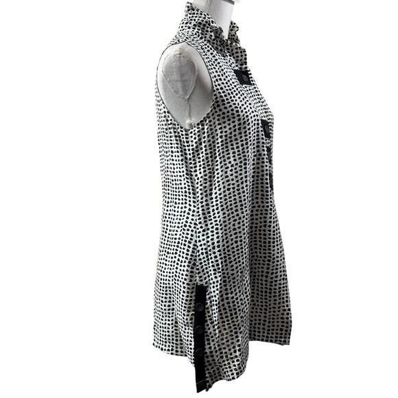 Carre Noir black/white top, artsy, modern, graphic, gallery style, monochrome - Picture 2 of 6